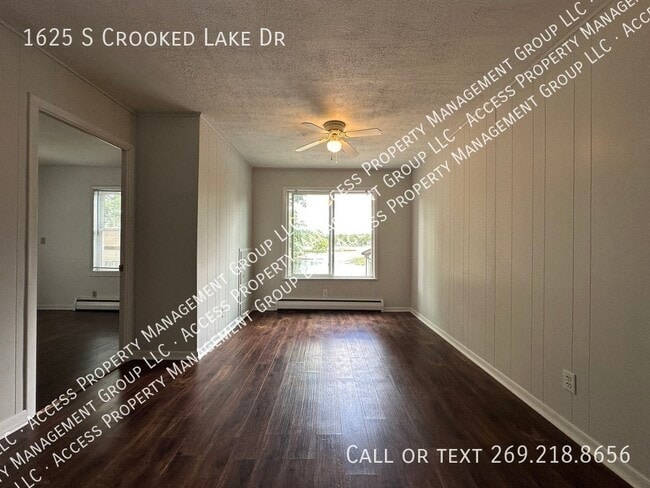 Building Photo - 1625 S Crooked Lake Dr