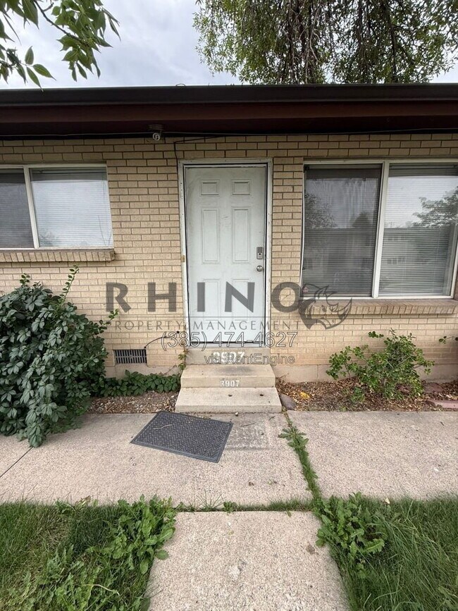 Building Photo - 3907 1040 E