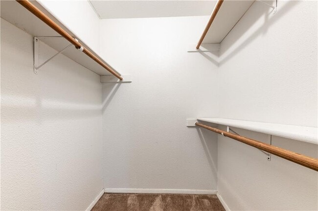 Building Photo - 1706 Onion Creek Village Dr