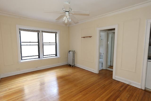 Building Photo - 1023 N Dearborn St