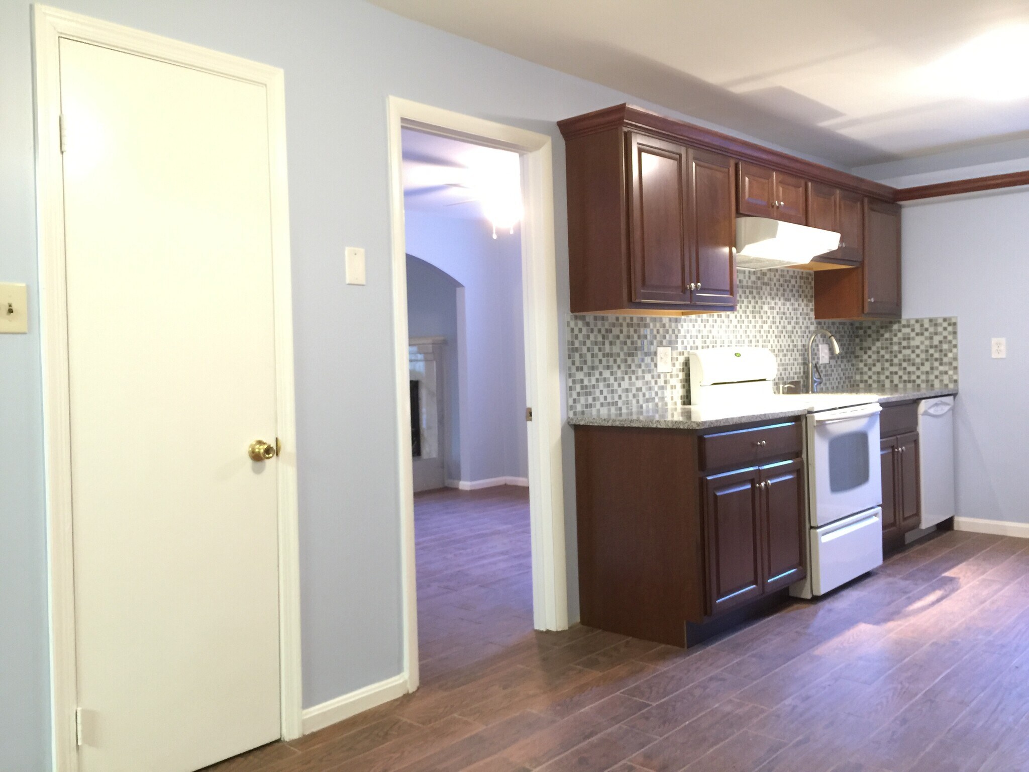 Kitchen & walk-in pantry - 3766 Persimmon Cir