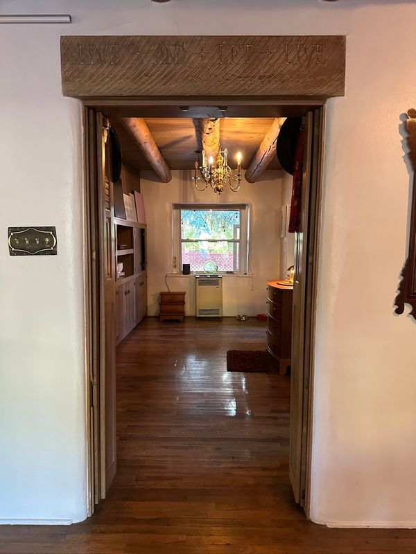 Building Photo - 332 Kit Carson Rd