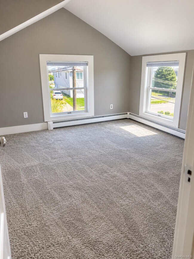 Building Photo - 46 Meadow Ln
