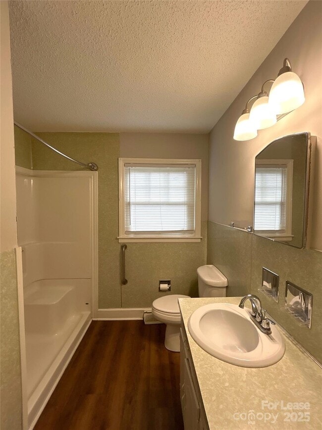Building Photo - 3847 Whitehall Dr