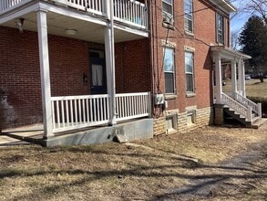 Building Photo - 608 S Potomac St