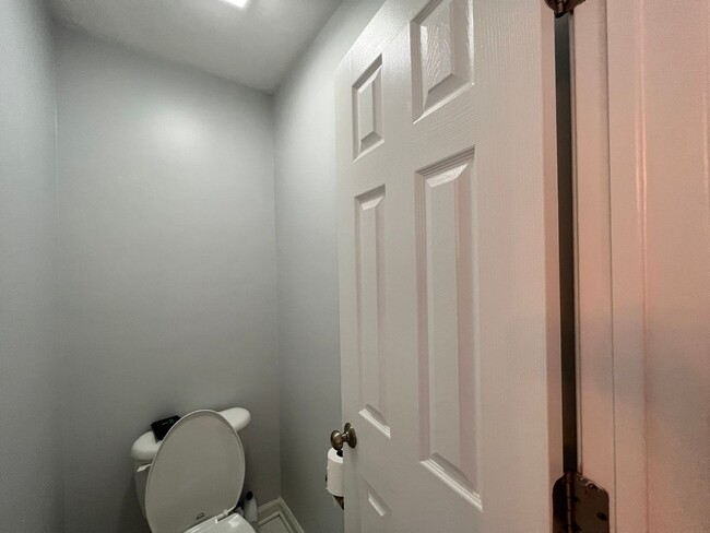 Building Photo - 4 bedroom home in Oceanview, Norfolk
