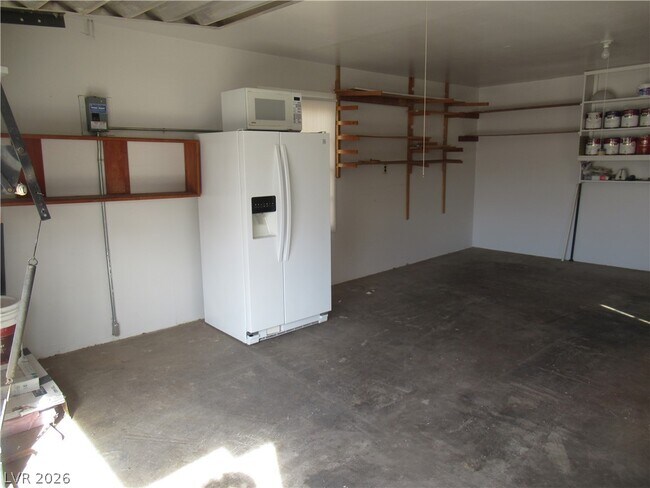 Building Photo - 107 E Pacific Ave