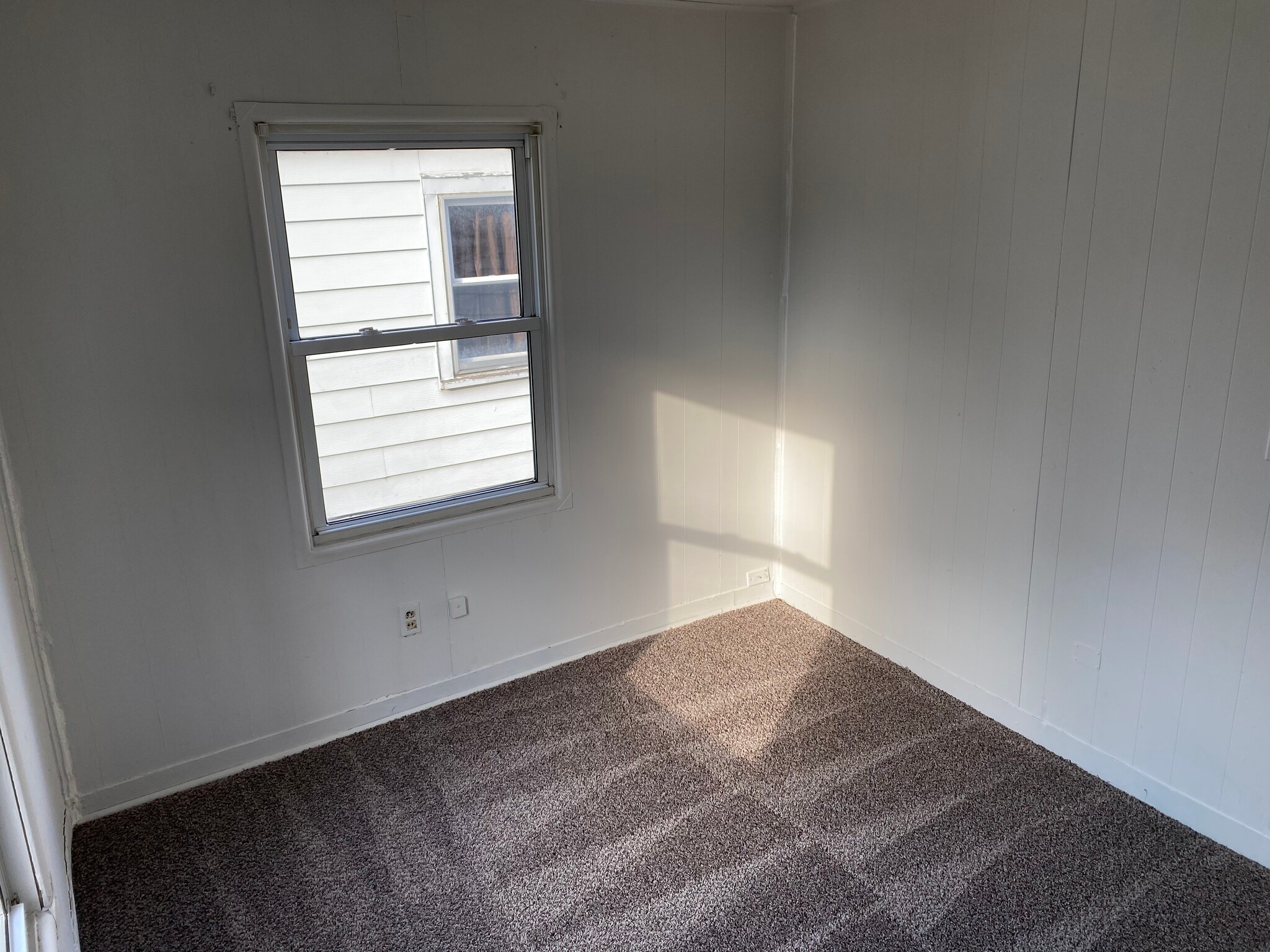 New carpet - 1645 Cottage Ave