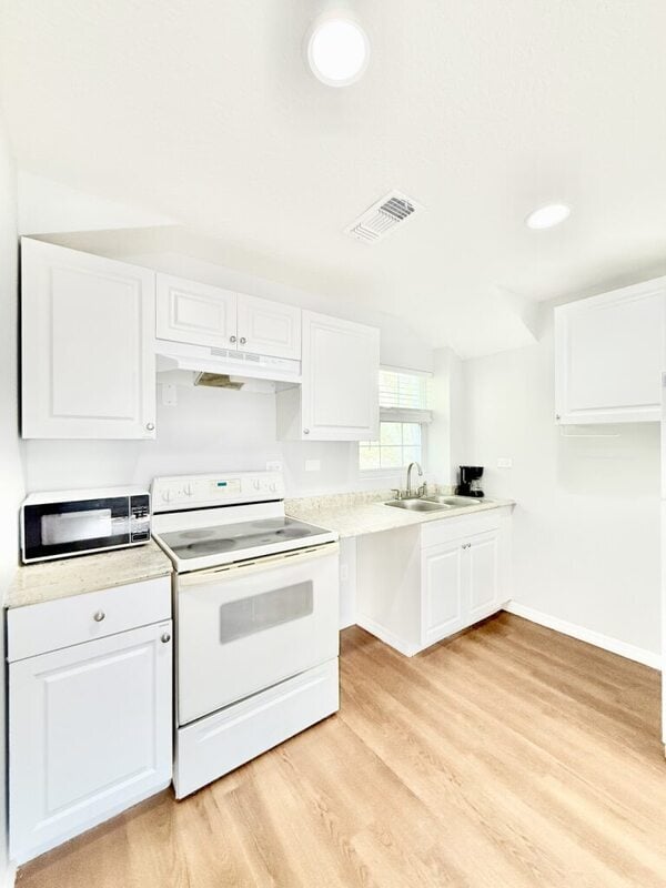 Building Photo - 425 F St