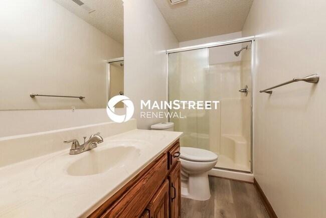 Building Photo - 3 Bedroom Pet-Friendly Home in KANSAS CITY, MO with Main Street Renewal