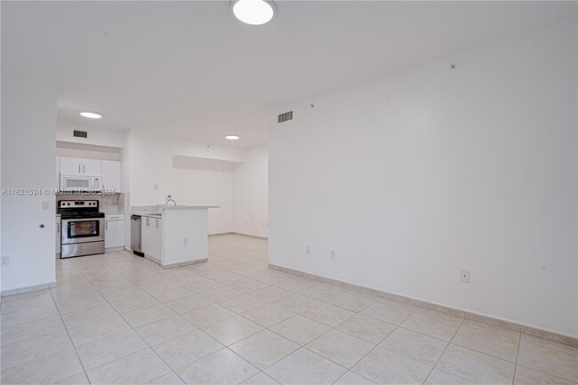 Primary Photo - 7200 NW 114th Ave