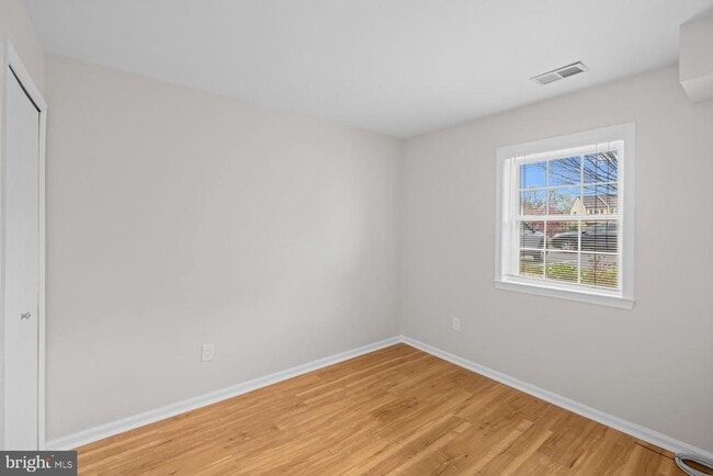 Building Photo - 8640 Dellway Ln