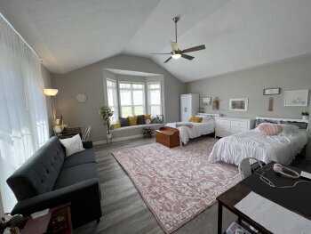 Building Photo - Spacious 3BR+ with fully fenced in backyard