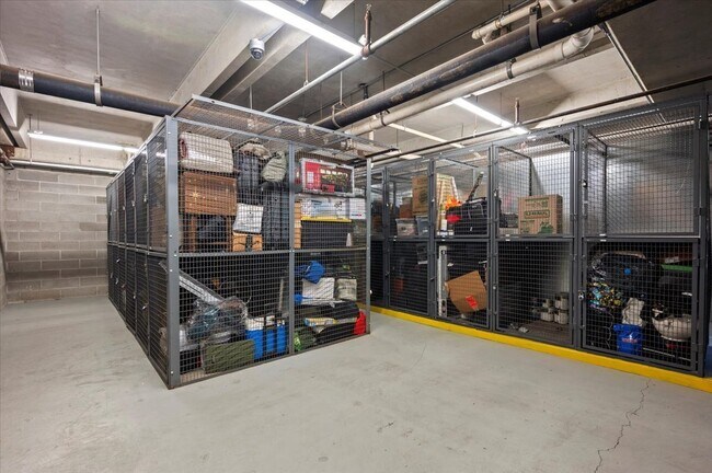 Building Photo - 127 Greyrock Pl