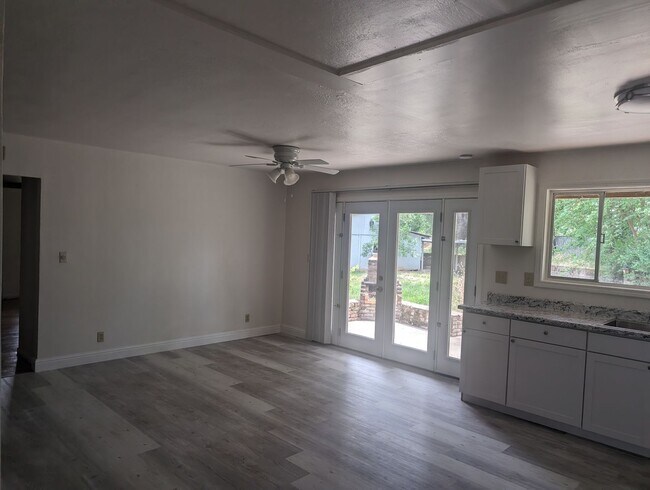 Building Photo - 0176