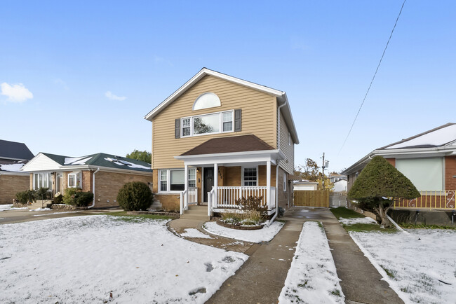 Building Photo - 7432 W Ainslie St