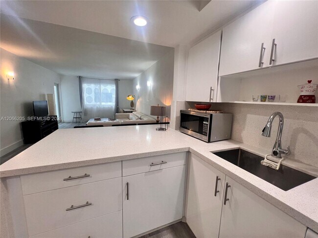 Building Photo - 240 Galen Dr
