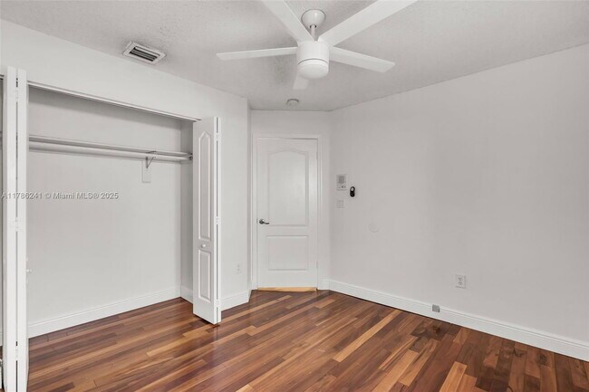 Building Photo - 5160 NW 112th Ct