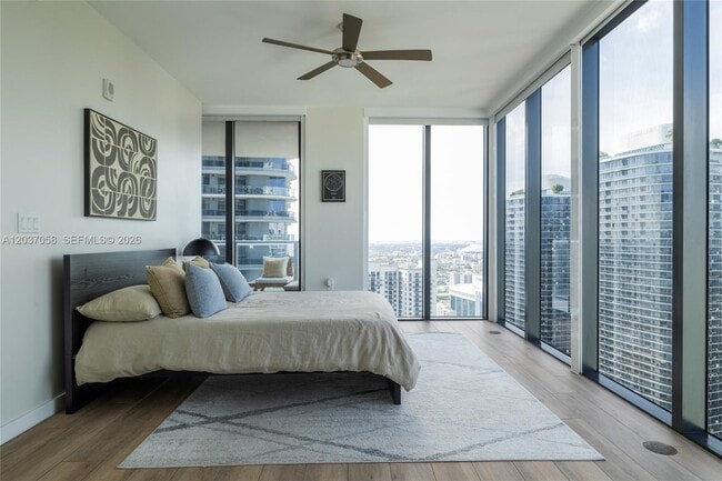 Building Photo - 1010 Brickell Ave