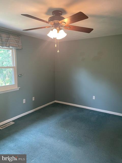 Building Photo - 802 Hills Dr