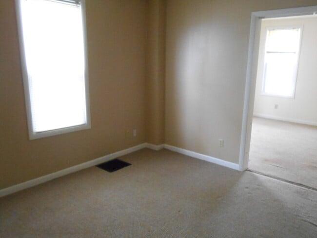 Building Photo - 2029 Windsong Dr