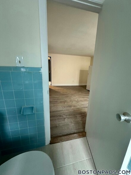 Building Photo - 9 Chester St