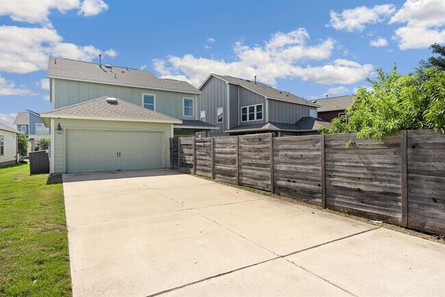 Building Photo - 8712 Slater Dr