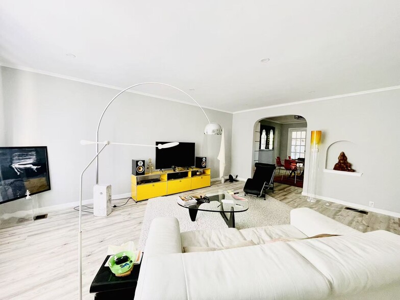 Building Photo - 10257 63rd Ave