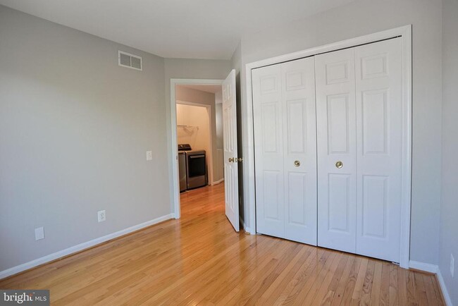 Building Photo - 3641 Bracknell Dr