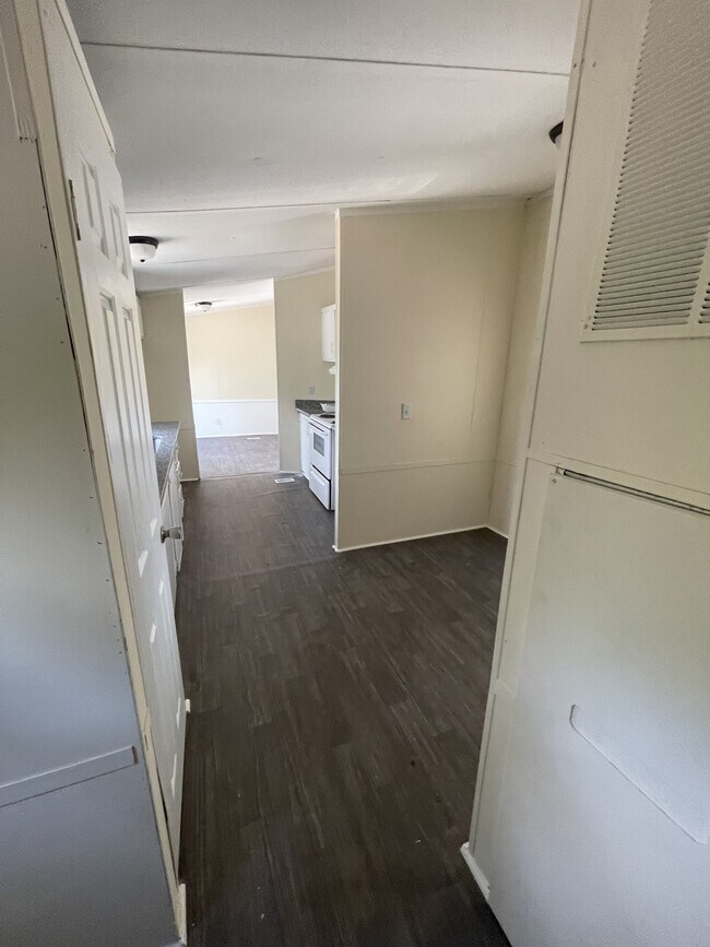 Building Photo - 251 New Cassel Dr