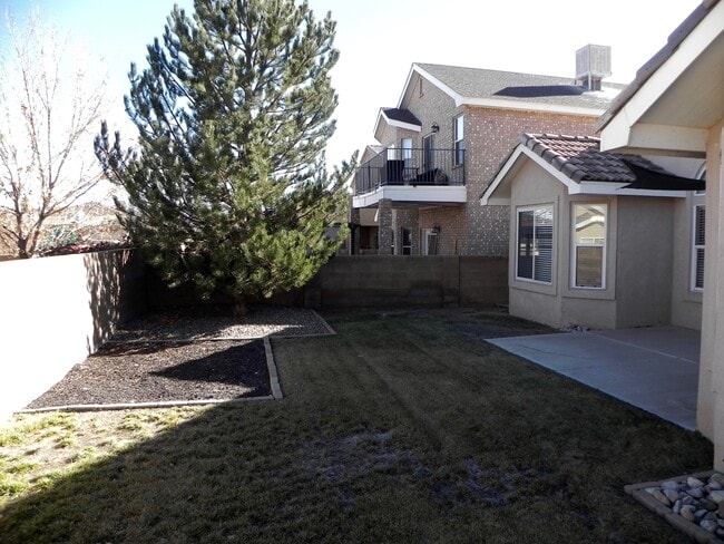 Building Photo - Great Single Story Home In Highly Desirabl...