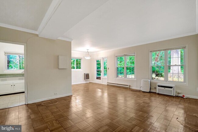 Building Photo - 3200 Martha Custis Dr