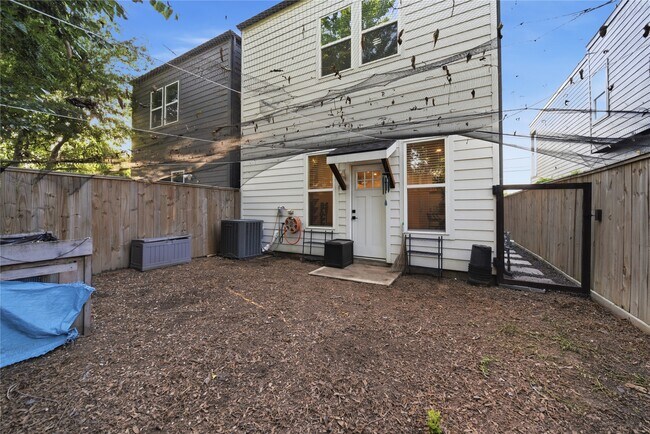 Building Photo - 5218 San Juan St