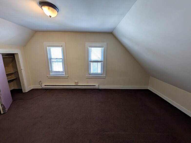 Building Photo - 90 Fairview Ave