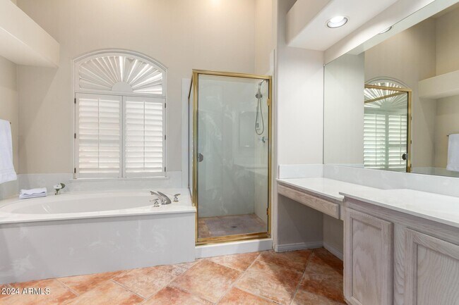 Building Photo - 8924 E Captain Dreyfus Ave