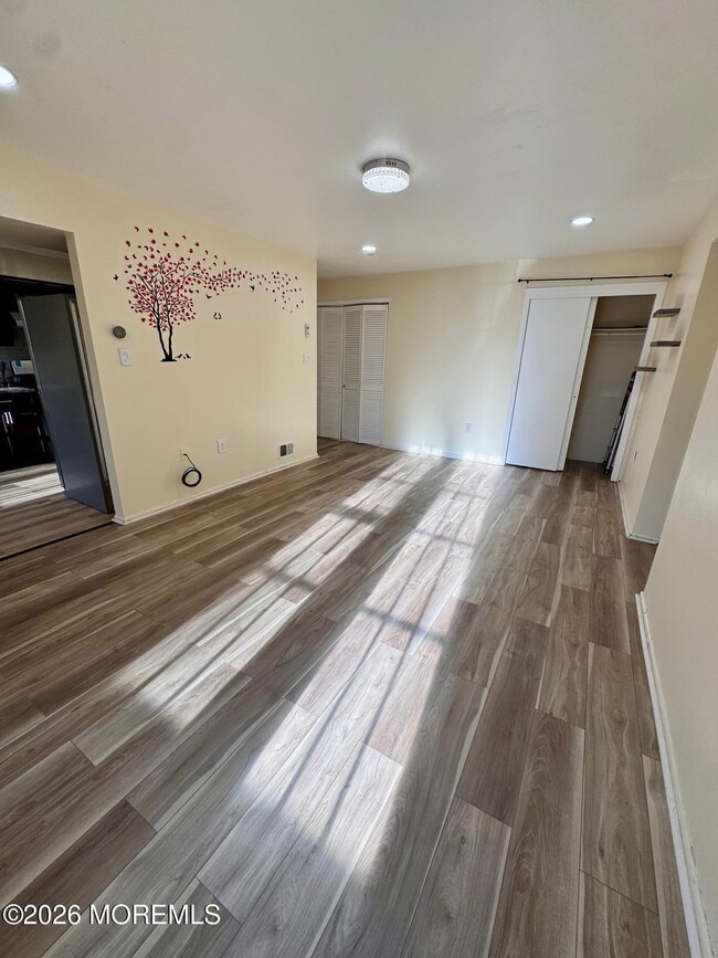 Building Photo - 1202 Green Hollow Dr