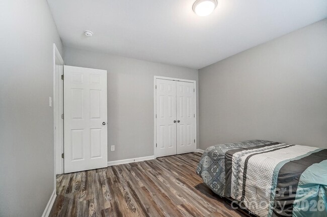 Building Photo - 5519 Waverly Lynn Ln