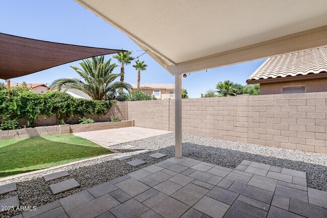 Building Photo - 7936 W Taro Ln