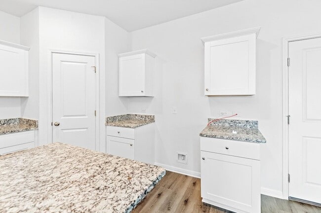 Building Photo - 224 Night Riders Wy