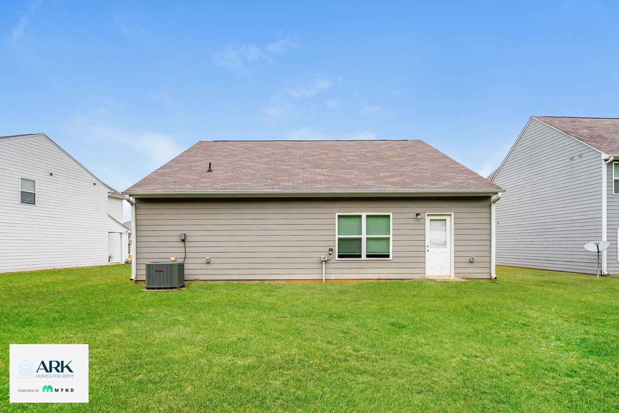 Building Photo - 450 Clover Cir