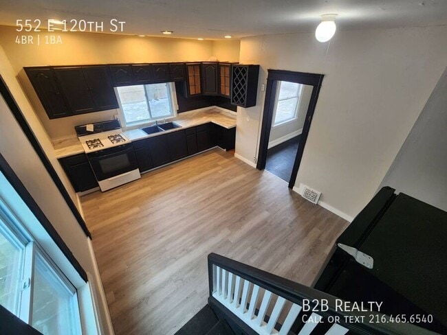 Building Photo - 552 E 120th St