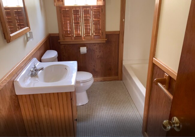 Building Photo - 4 Weiser St