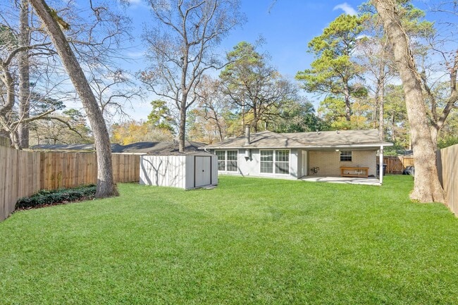 Building Photo - 3307 Roaming Woods Ln