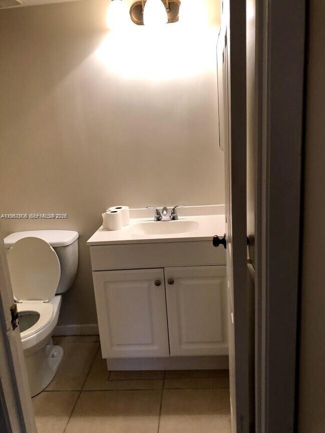 Building Photo - 6840 SW 45th Ln