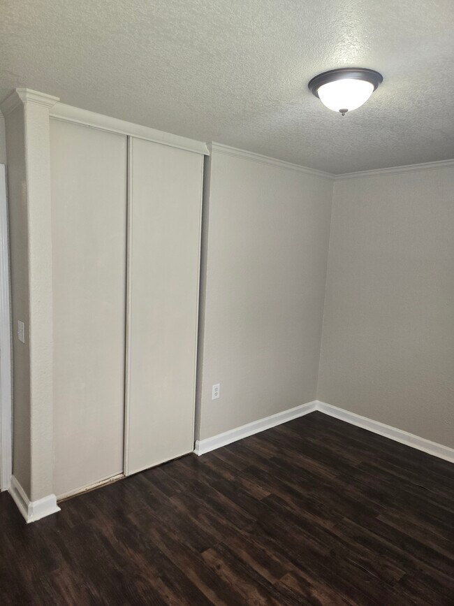 Building Photo - 9570 Bowen dr