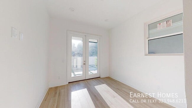 Building Photo - 8456 Camelia Ct