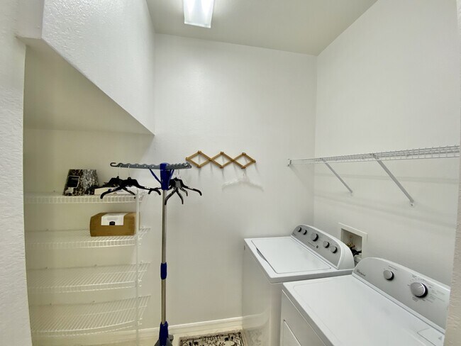 Building Photo - 7472 Bristol Cir