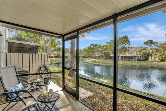 Building Photo - 1975 Discovery Cir W