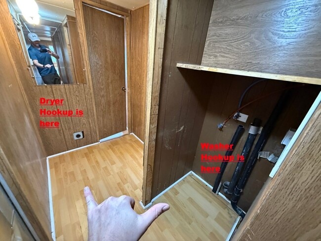 Building Photo - 2 Bedroom 1.5 Semi-Rural Mobile Home with Workshop on Large Lot