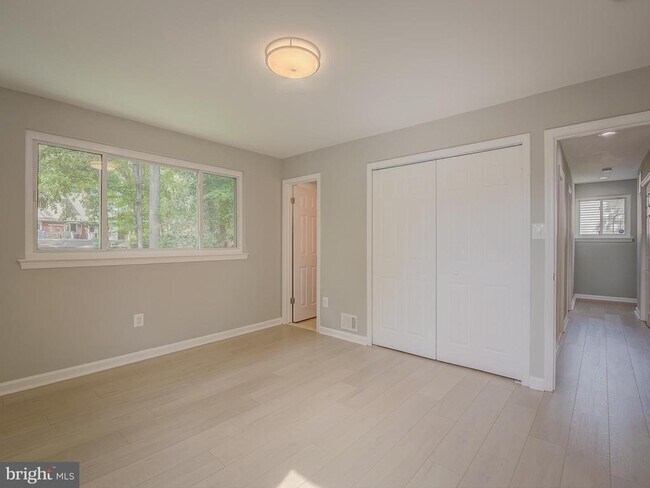 Building Photo - 6812 Landor Ln